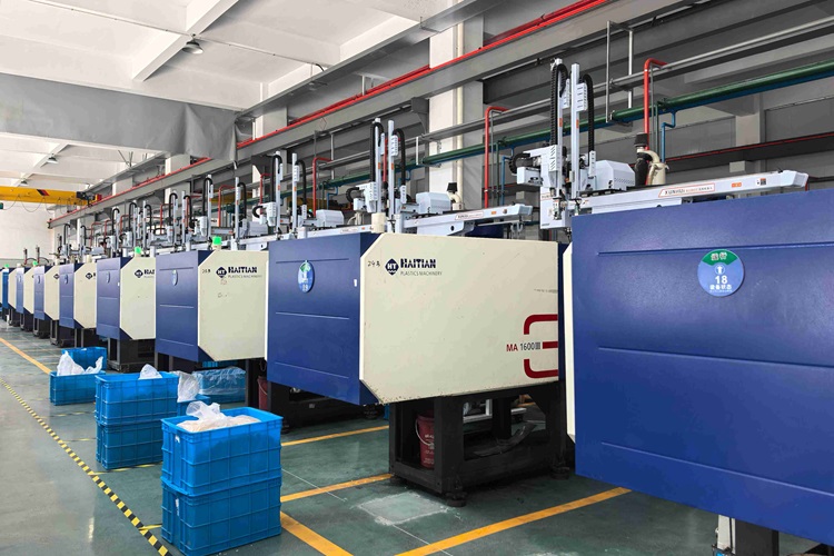 Injection molding machine workshop（1）